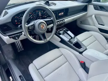 PORSCHE 992 911 Carrera4 GTS