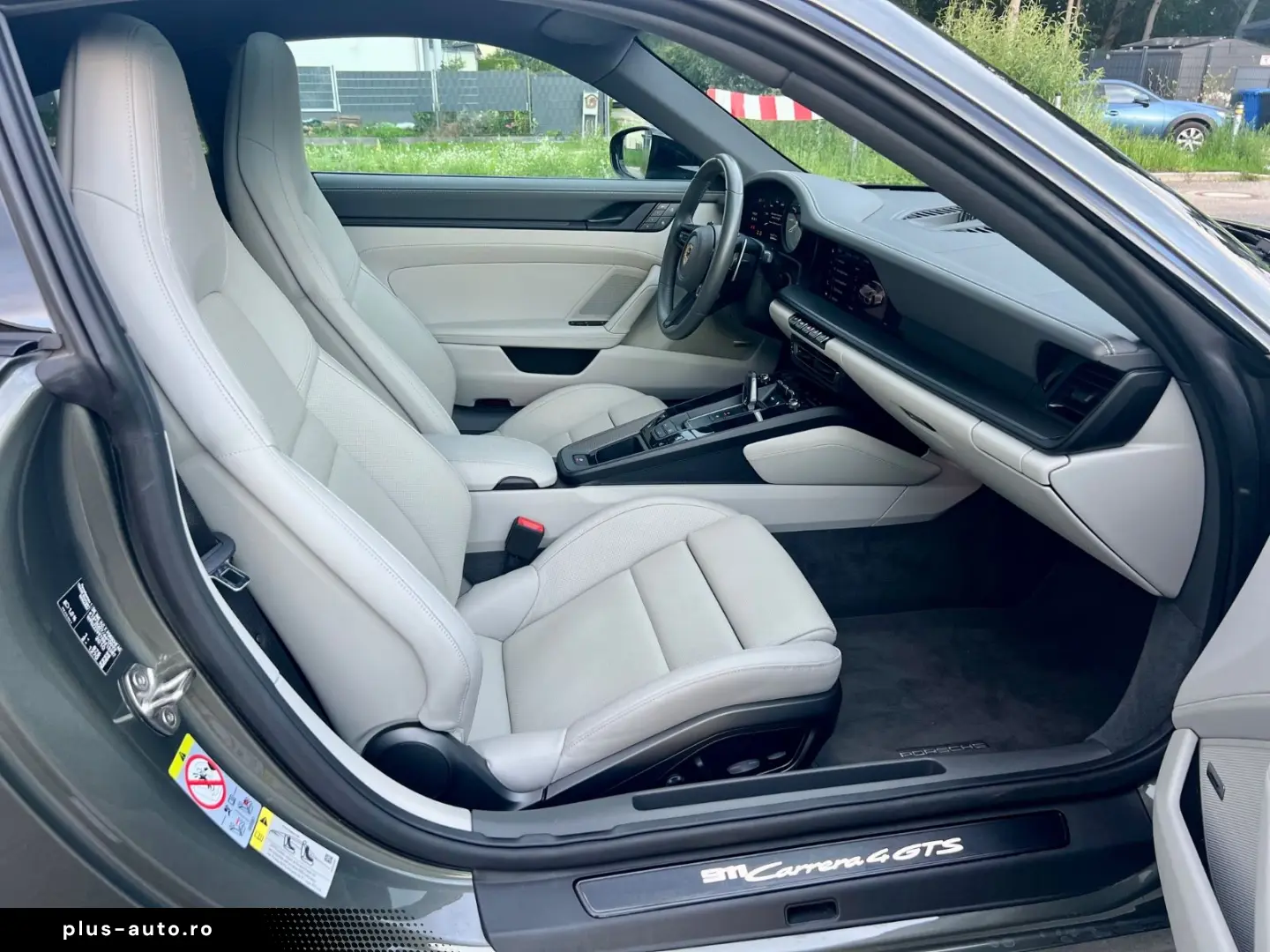 PORSCHE 992 911 Carrera4 GTS