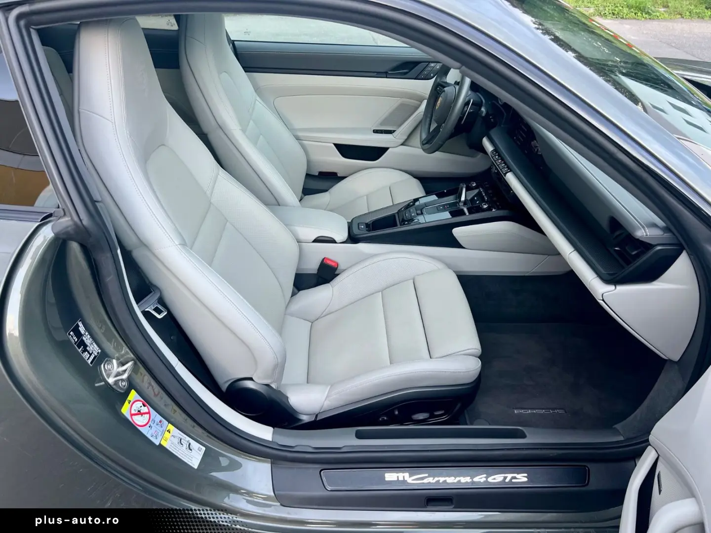 PORSCHE 992 911 Carrera4 GTS