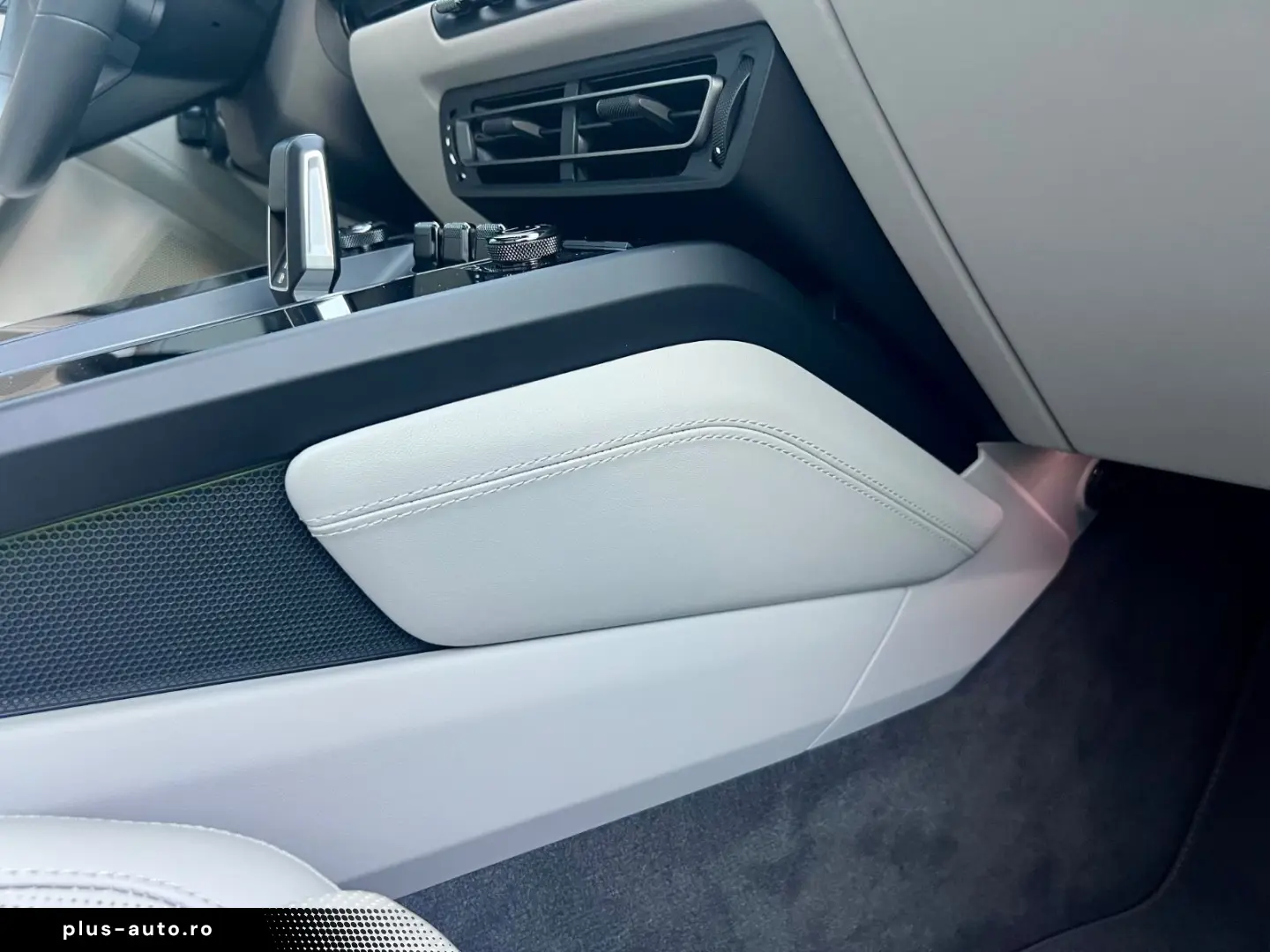 PORSCHE 992 911 Carrera4 GTS