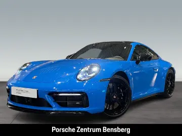 PORSCHE 911 Carrera 4 GTS