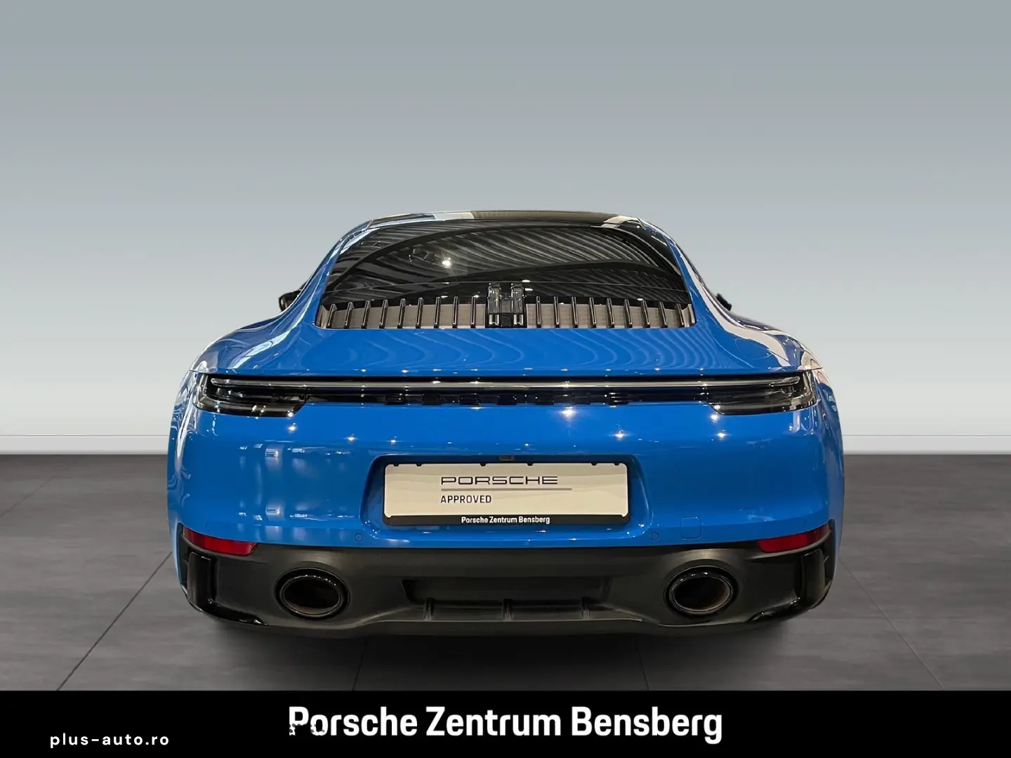 PORSCHE 911 Carrera 4 GTS