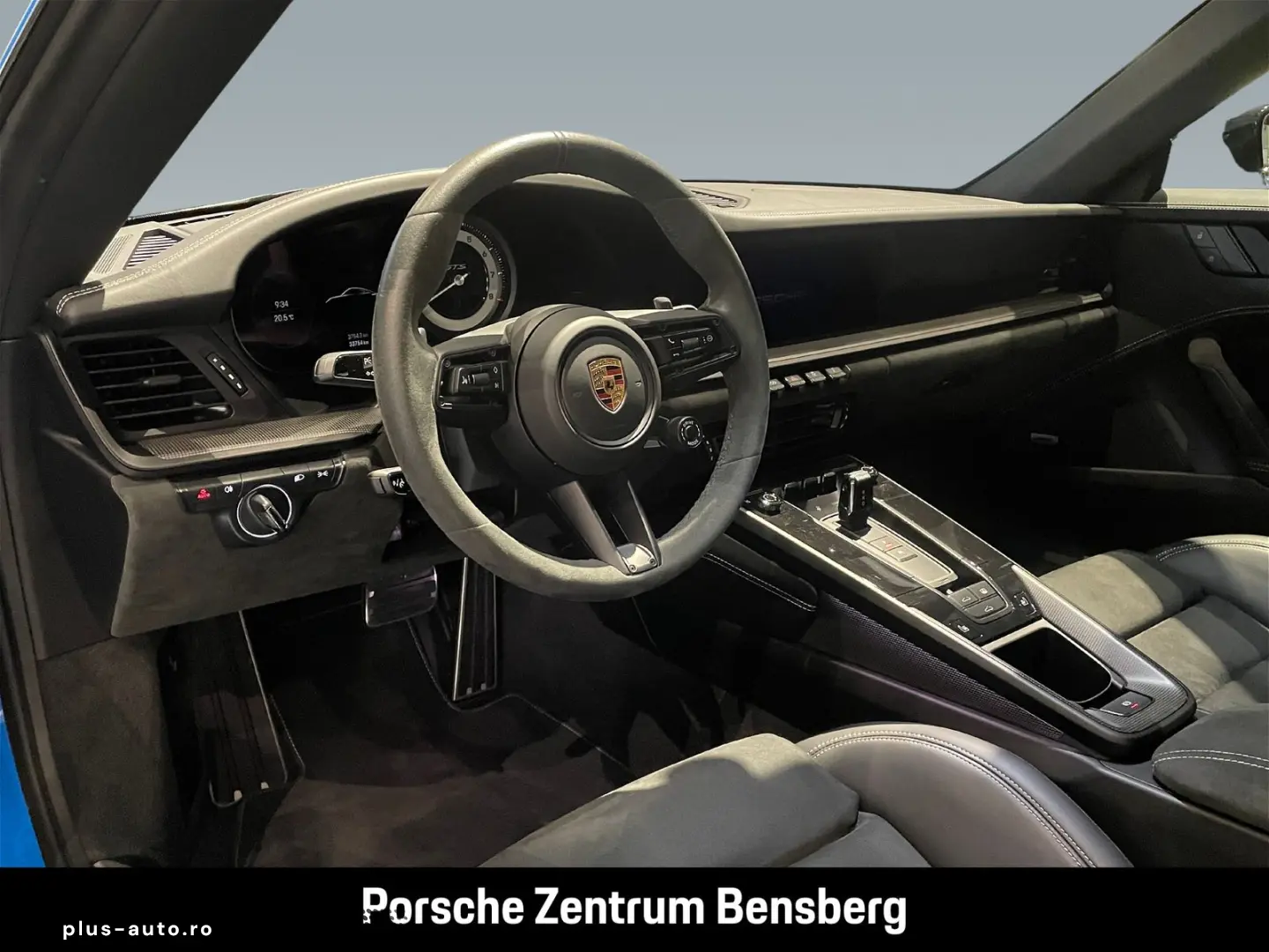 PORSCHE 911 Carrera 4 GTS