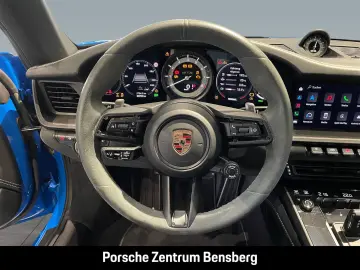 PORSCHE 911 Carrera 4 GTS