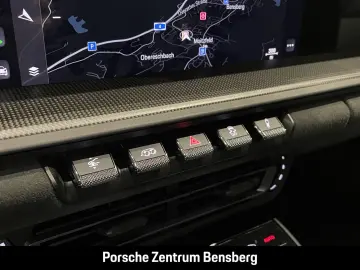 PORSCHE 911 Carrera 4 GTS