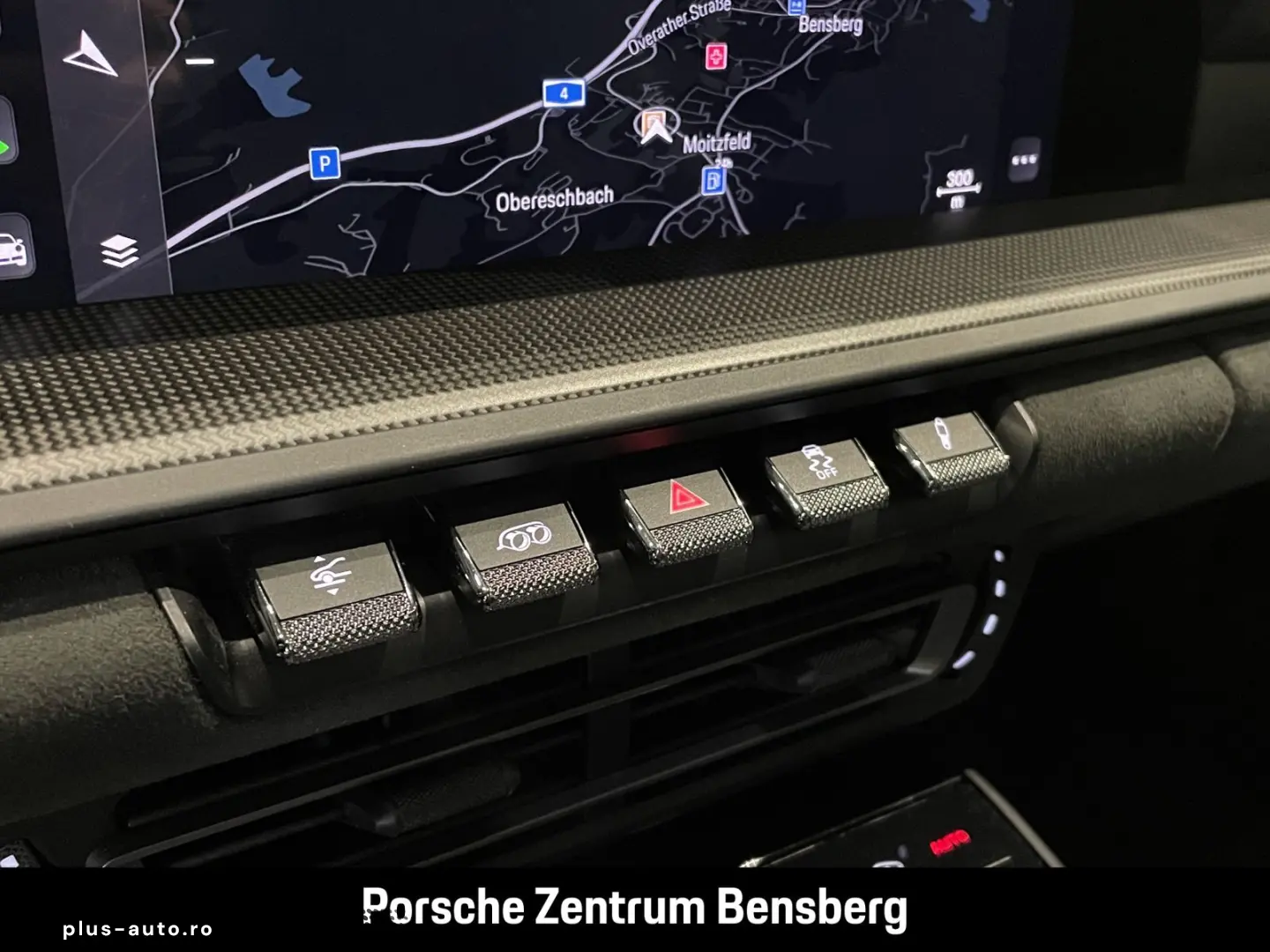 PORSCHE 911 Carrera 4 GTS