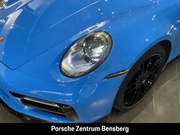 PORSCHE 911 Carrera 4 GTS