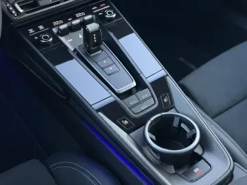 PORSCHE 992 Carrera 4 GTS MATRIX