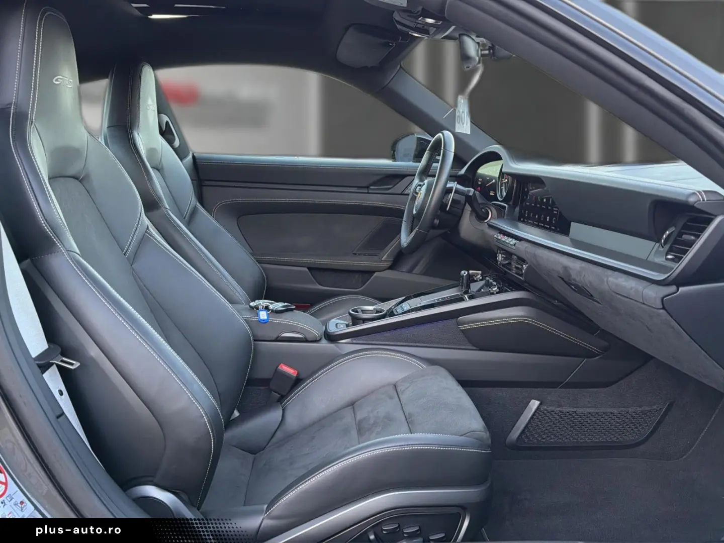 PORSCHE 992 Carrera 4 GTS MATRIX