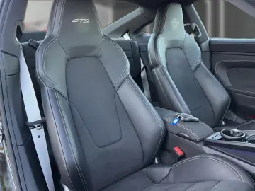 PORSCHE 992 Carrera 4 GTS MATRIX