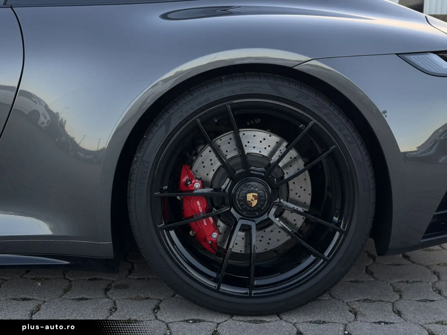 PORSCHE 992 Carrera 4 GTS MATRIX