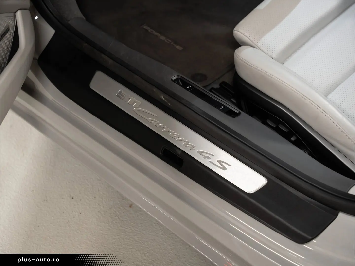 PORSCHE 992 Carrera 4S Cabriolet Sport Chrono Lift-VA