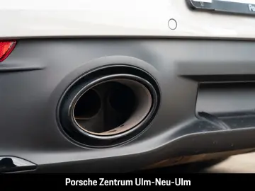 PORSCHE 992 911 Carrera 4 GTS Cabriolet