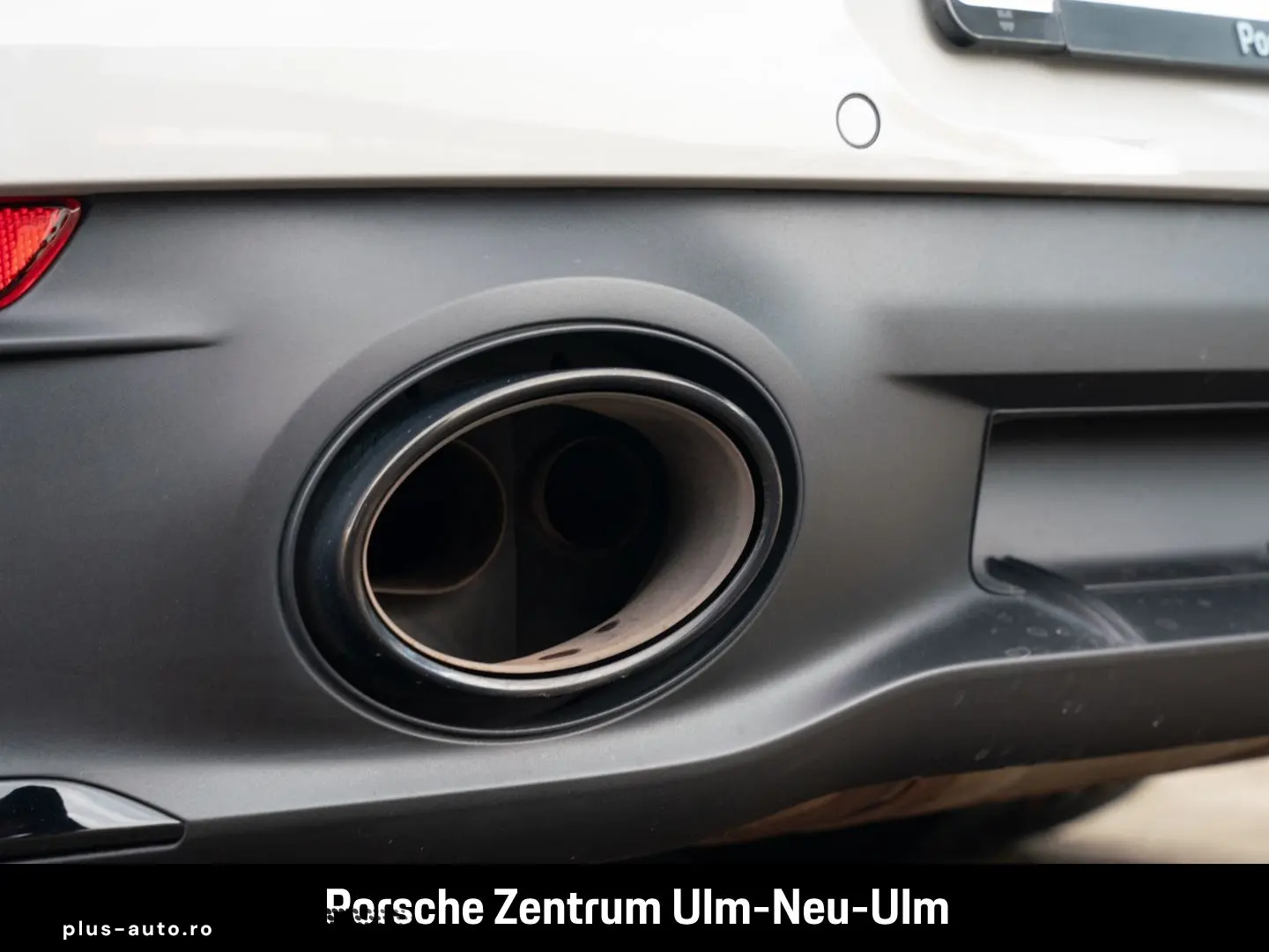 PORSCHE 992 911 Carrera 4 GTS Cabriolet