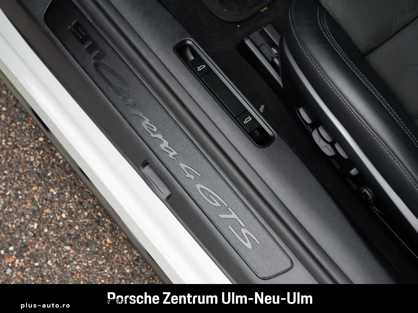 PORSCHE 992 911 Carrera 4 GTS Cabriolet