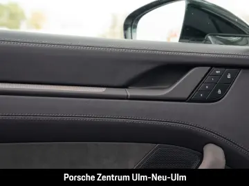 PORSCHE 992 911 Carrera 4 GTS Cabriolet