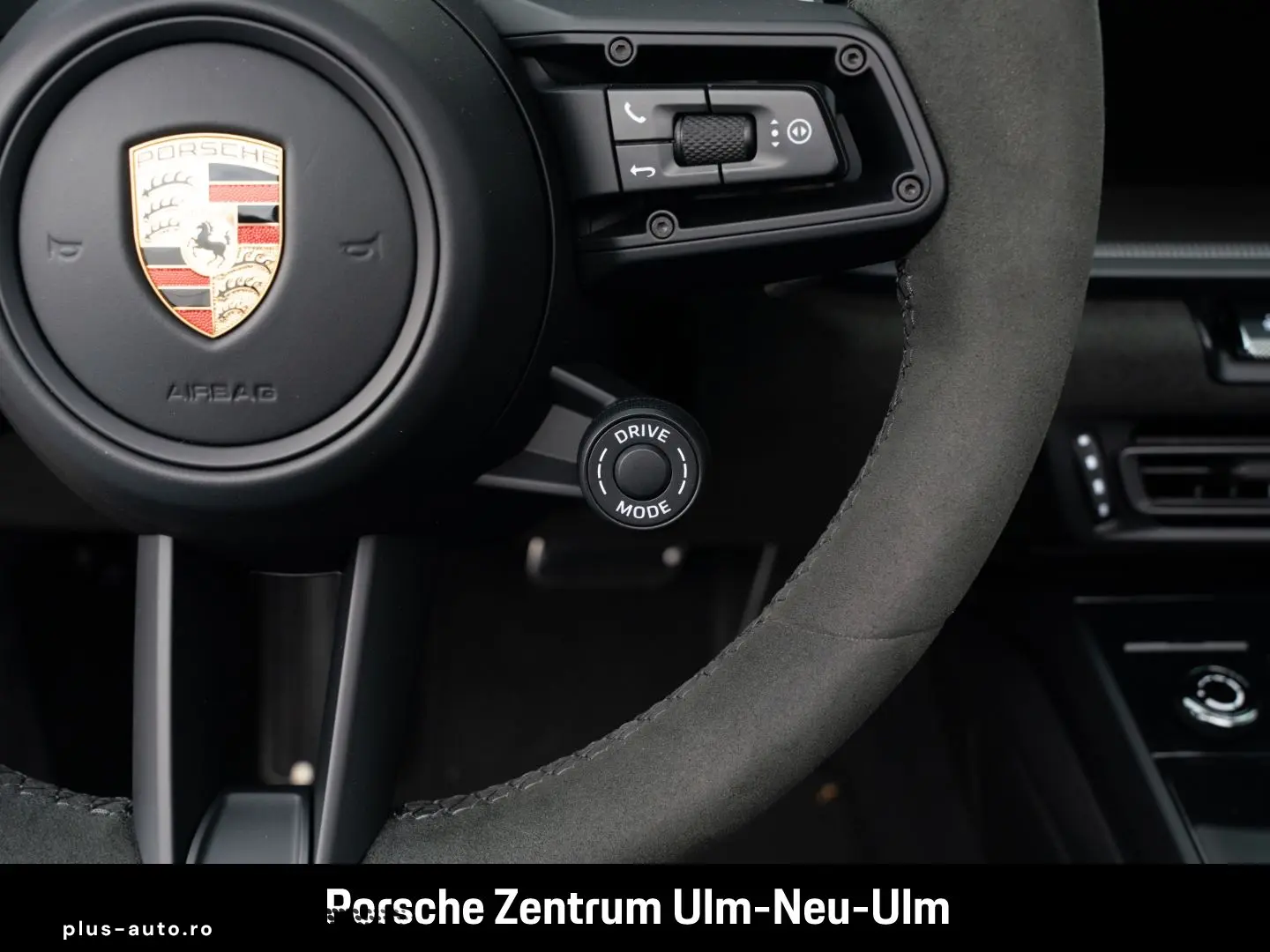 PORSCHE 992 911 Carrera 4 GTS Cabriolet