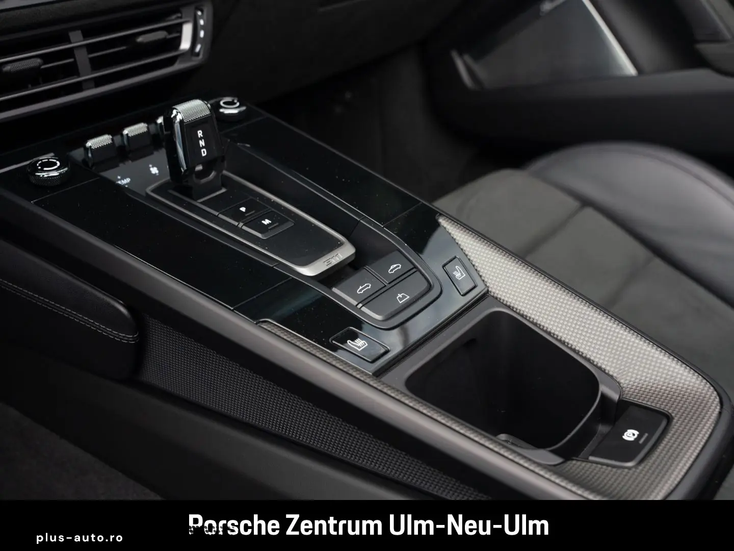 PORSCHE 992 911 Carrera 4 GTS Cabriolet