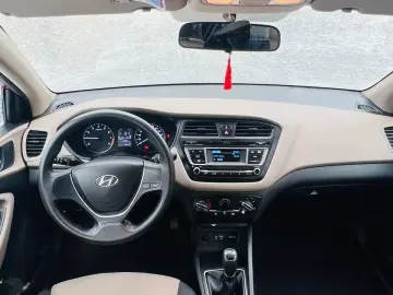 Hyundai i20   Fab.- 08.2015   1.2 Benzina 85 Cp