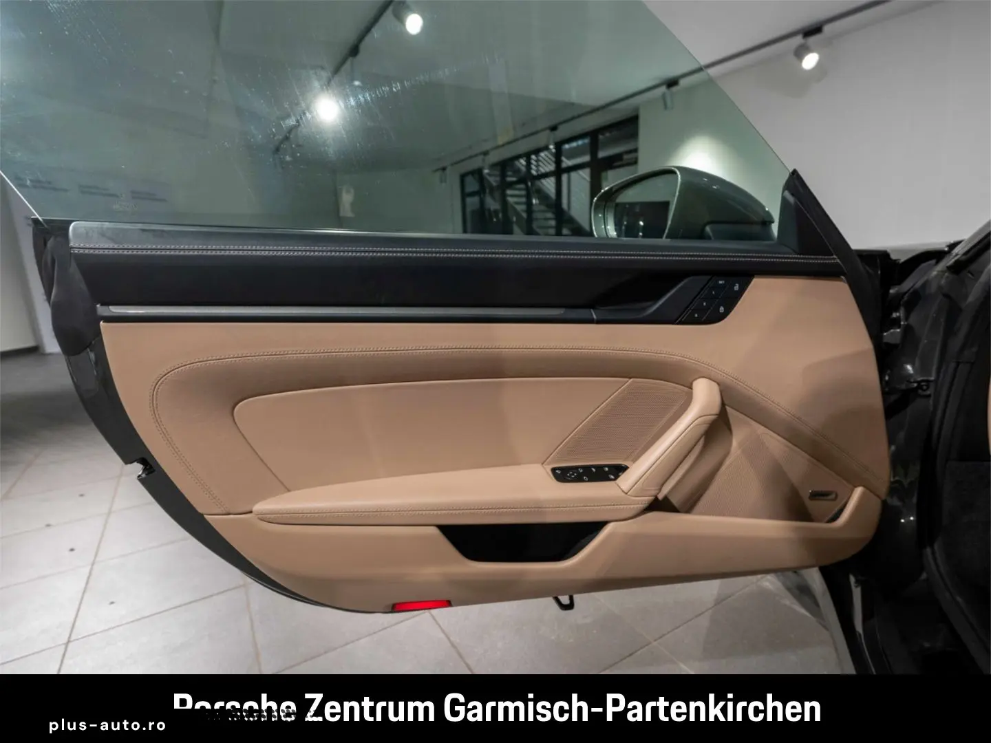 PORSCHE 992 911 Carrera 4 GTS Cabriolet