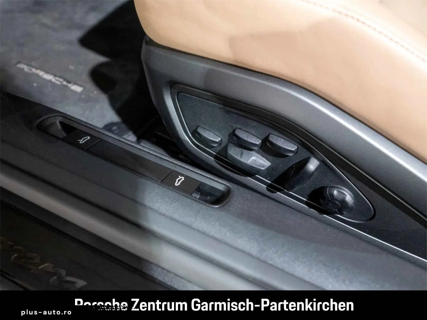 PORSCHE 992 911 Carrera 4 GTS Cabriolet