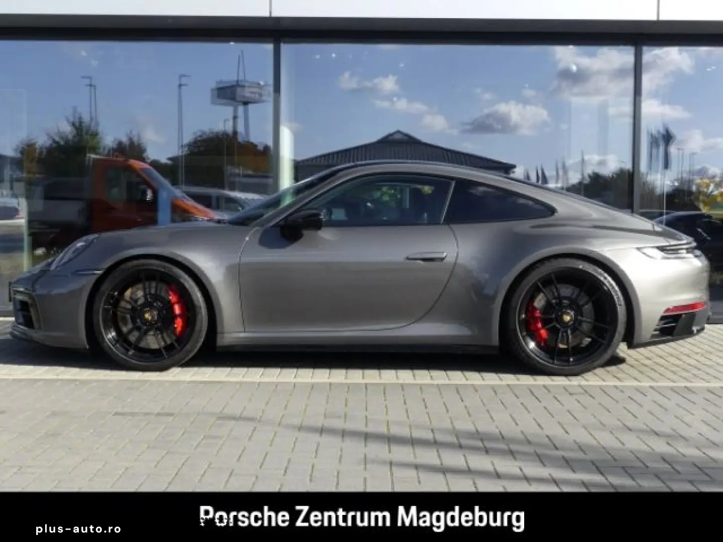 PORSCHE 992 (911) Carrera 4 GTS