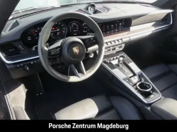 PORSCHE 992 (911) Carrera 4 GTS