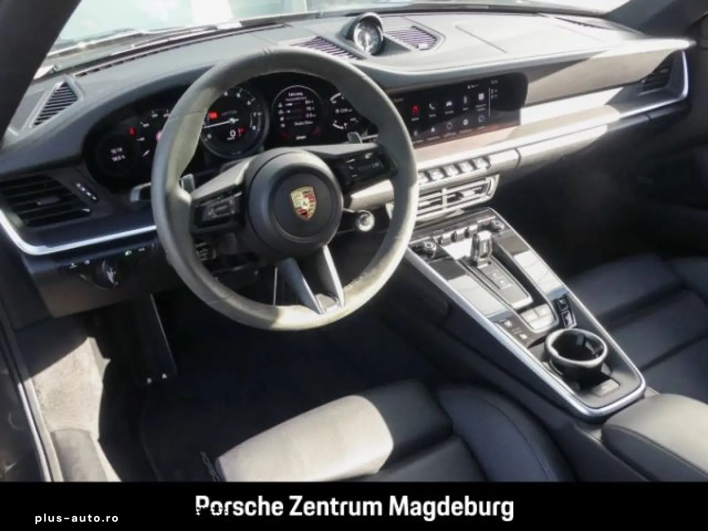 PORSCHE 992 (911) Carrera 4 GTS