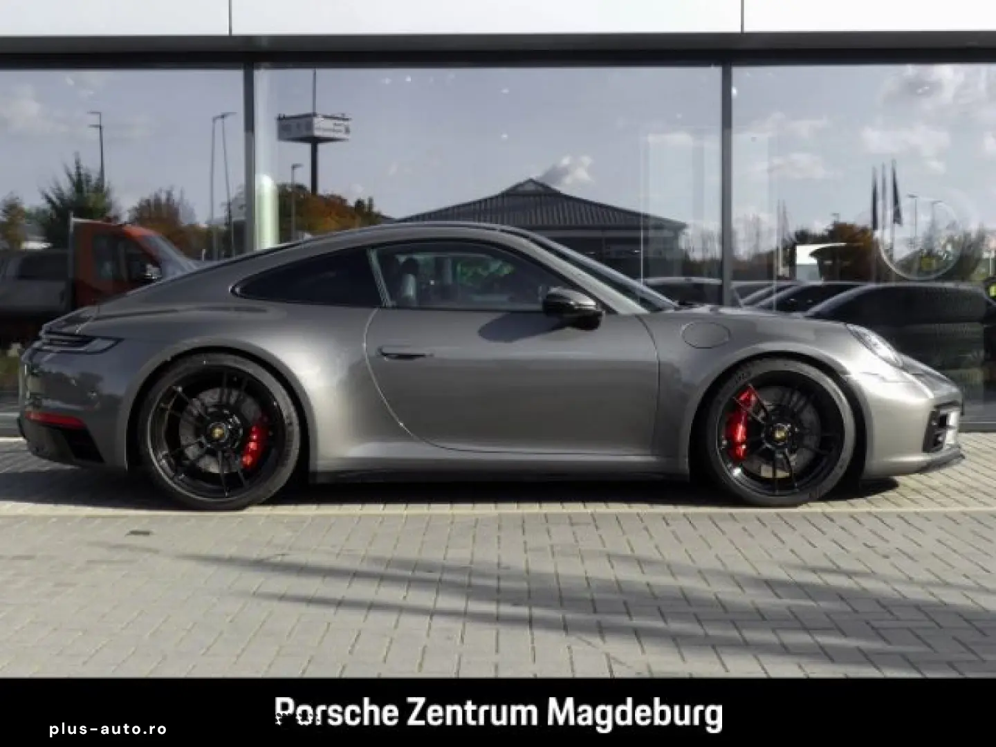 PORSCHE 992 (911) Carrera 4 GTS