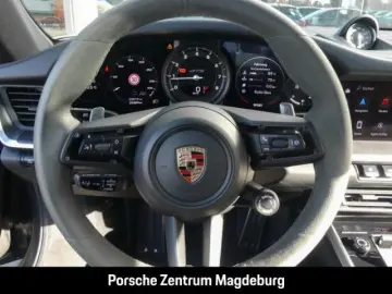 PORSCHE 992 (911) Carrera 4 GTS