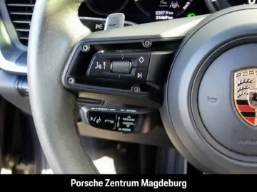 PORSCHE 992 (911) Carrera 4 GTS