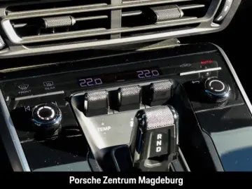 PORSCHE 992 (911) Carrera 4 GTS