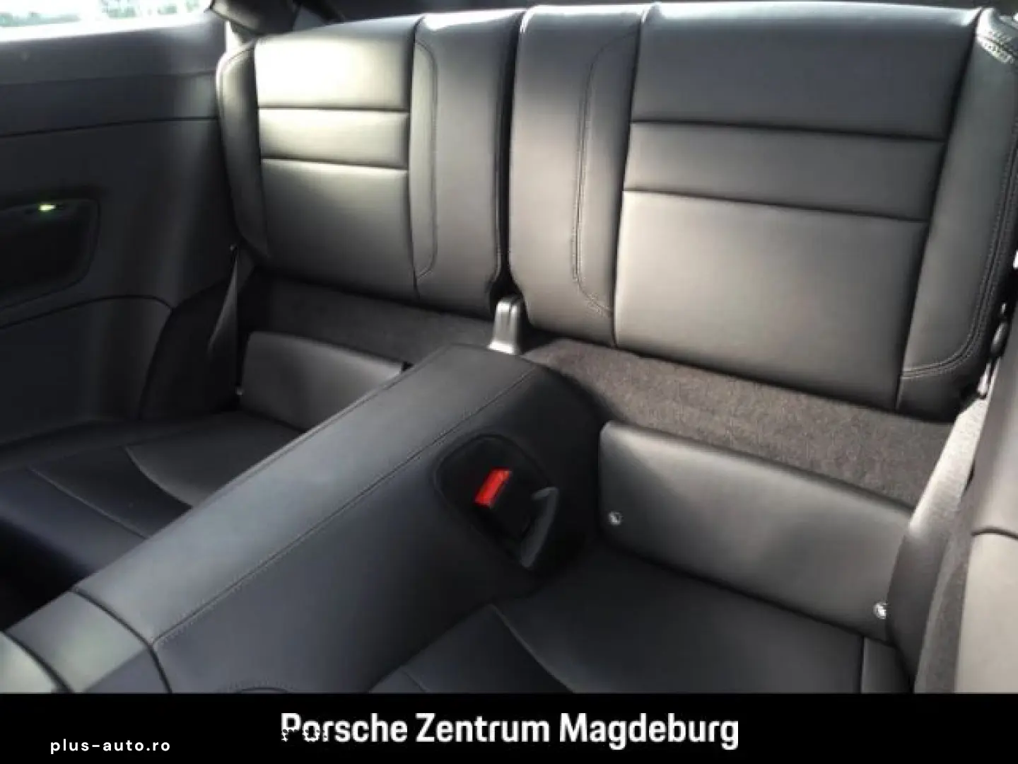 PORSCHE 992 (911) Carrera 4 GTS