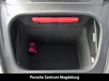 PORSCHE 992 (911) Carrera 4 GTS