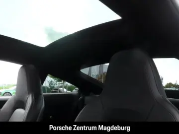 PORSCHE 992 (911) Carrera 4 GTS