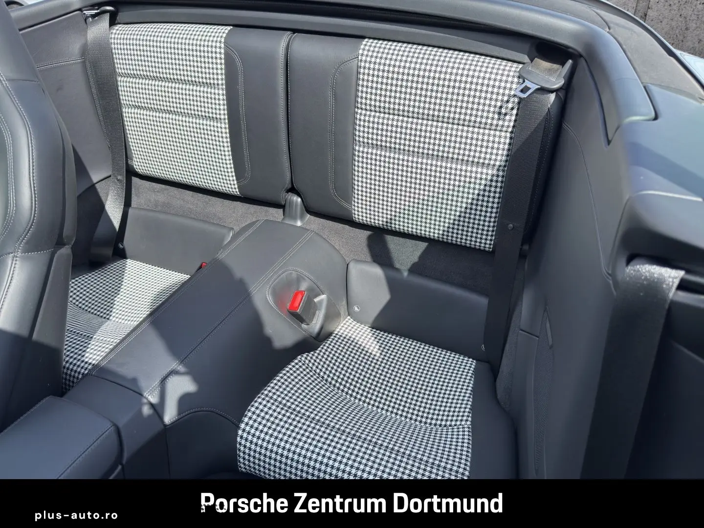 PORSCHE 992 911 Carrera 4S Cabriolet