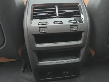 BMW X5 xDrive40i 22 Zoll AHK M Sportpaket Komfortsit