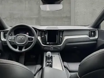 VOLVO XC60 B4 Benzin Plus Dark