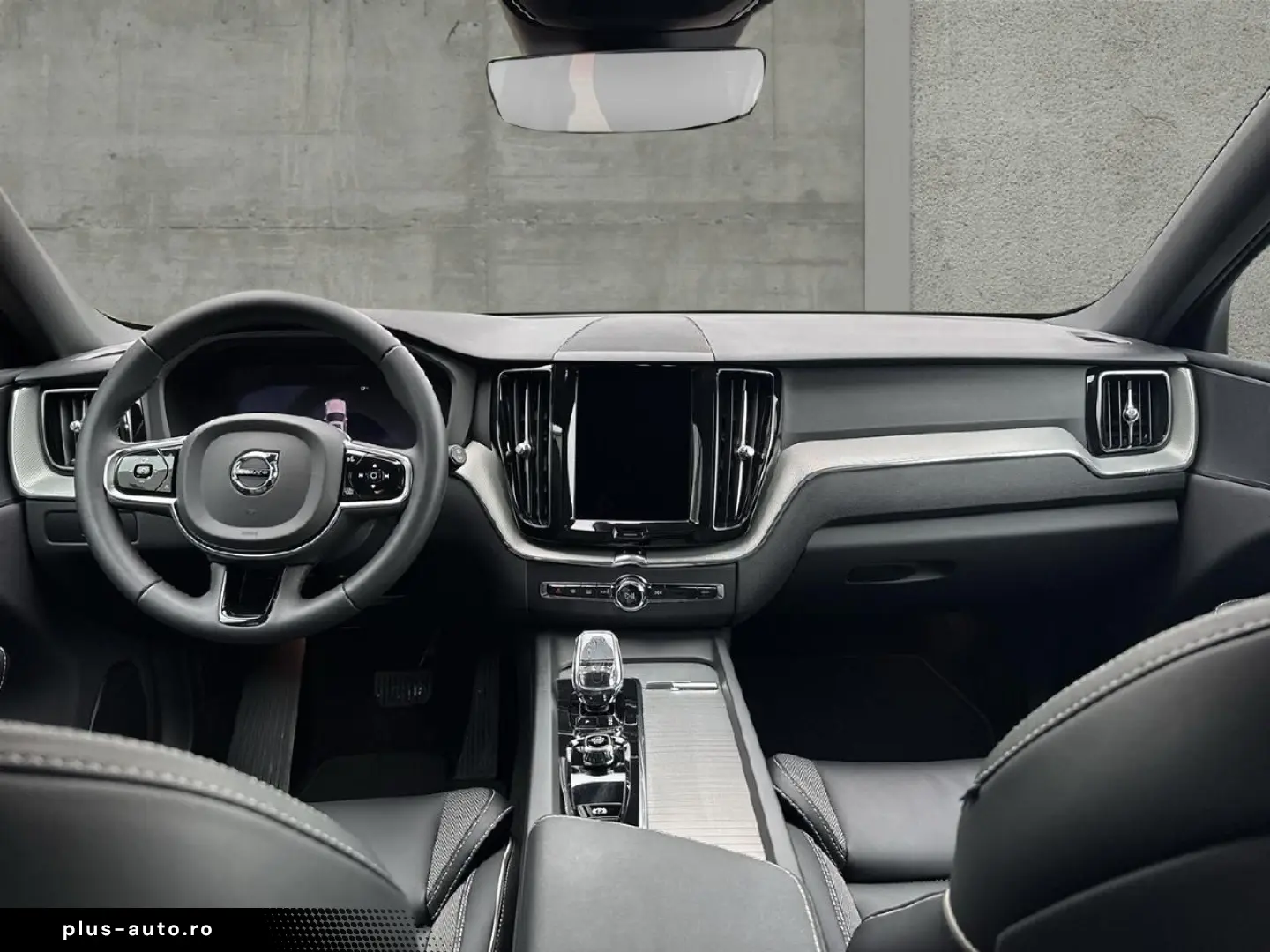 VOLVO XC60 B4 Benzin Plus Dark