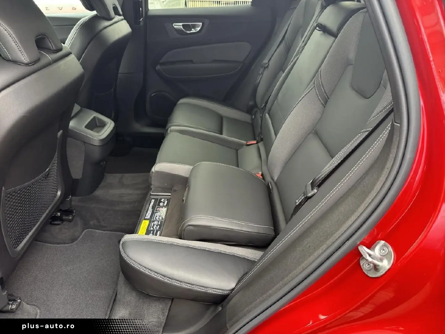 VOLVO XC60 B4 Benzin Plus Dark