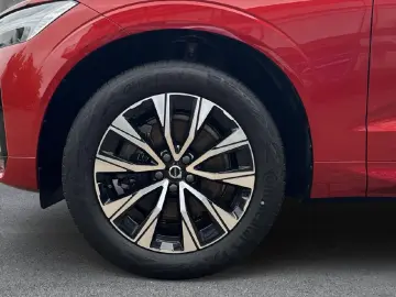 VOLVO XC60 B4 Benzin Plus Dark