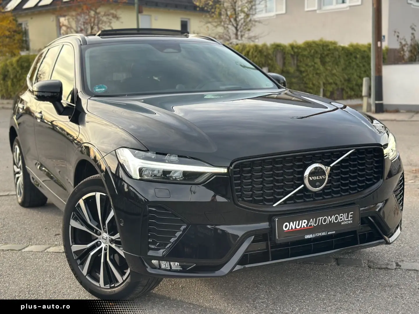 VOLVO XC60 Ultimate Dark AWD Leder HuD Pano B&W 360