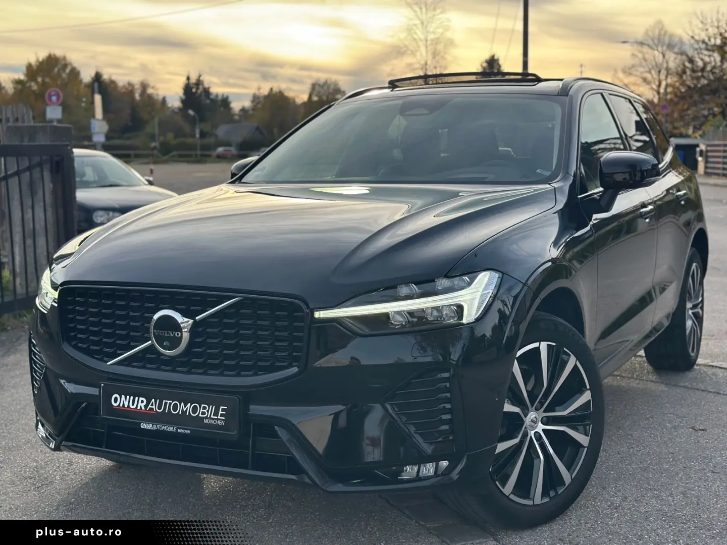 VOLVO XC60 Ultimate Dark AWD Leder HuD Pano B&W 360