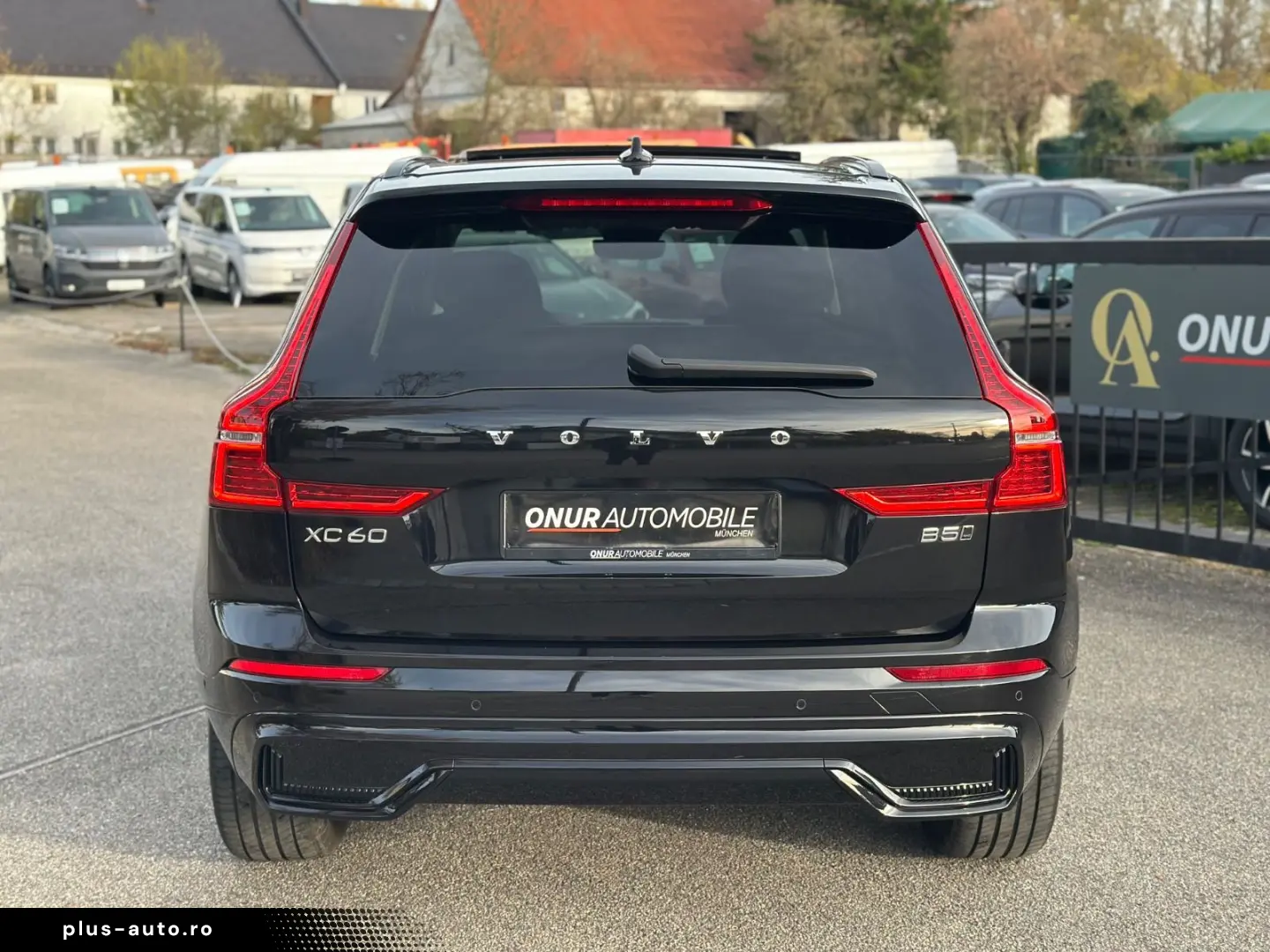 VOLVO XC60 Ultimate Dark AWD Leder HuD Pano B&W 360