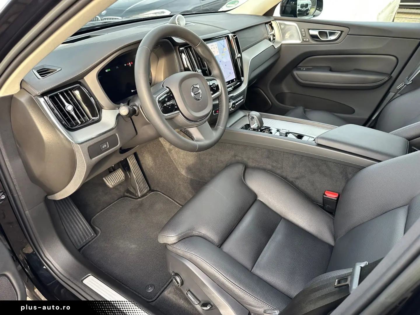 VOLVO XC60 Ultimate Dark AWD Leder HuD Pano B&W 360