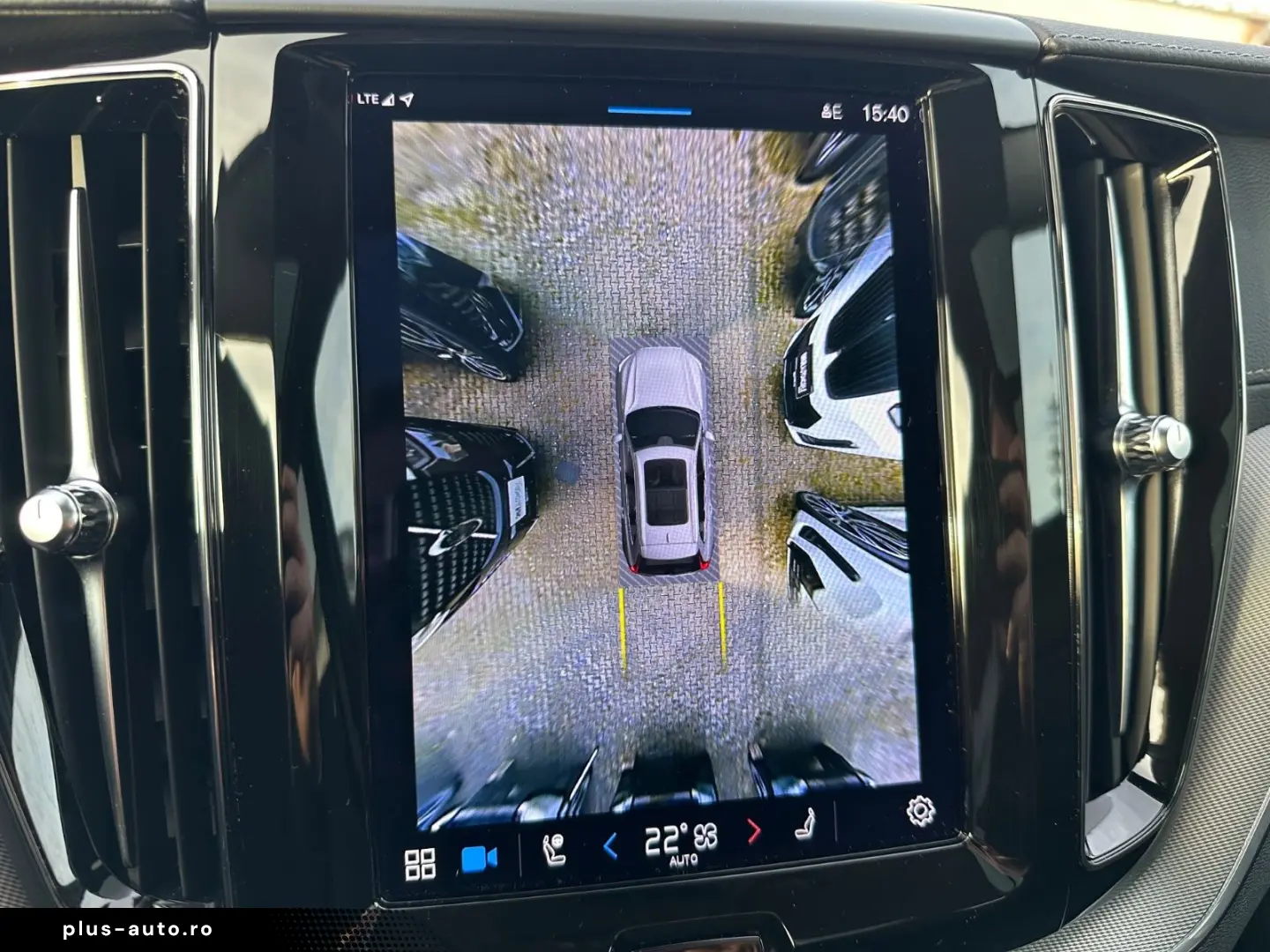 VOLVO XC60 Ultimate Dark AWD Leder HuD Pano B&W 360