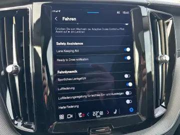 VOLVO XC60 Ultimate Dark AWD Leder HuD Pano B&W 360