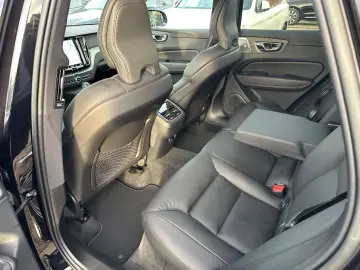 VOLVO XC60 Ultimate Dark AWD Leder HuD Pano B&W 360