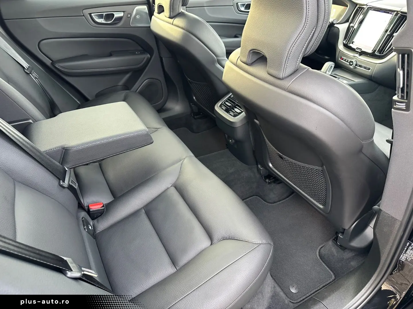 VOLVO XC60 Ultimate Dark AWD Leder HuD Pano B&W 360