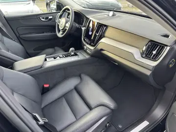 VOLVO XC60 Ultimate Dark AWD Leder HuD Pano B&W 360